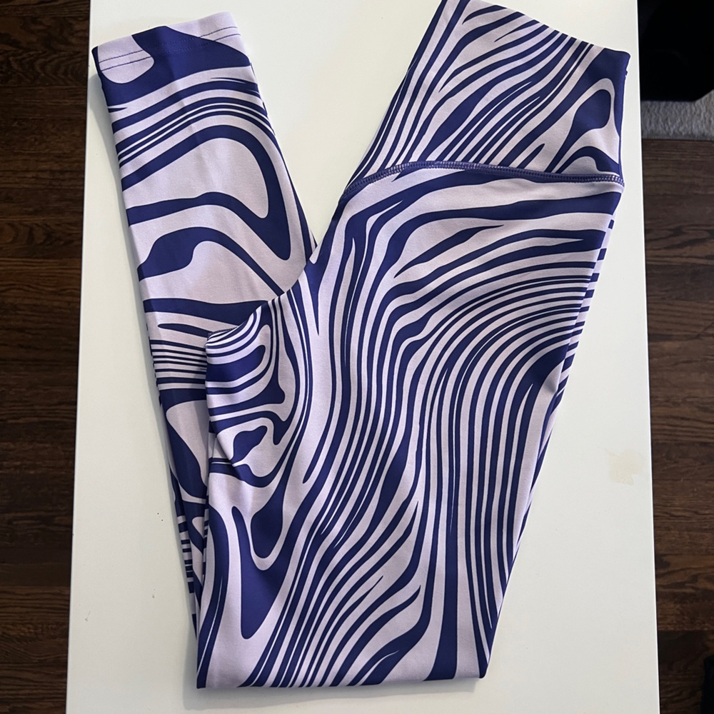 Balance/Vitality x Cosmopolitan Purple Psychedelic Swirl Leggings Size: Medium